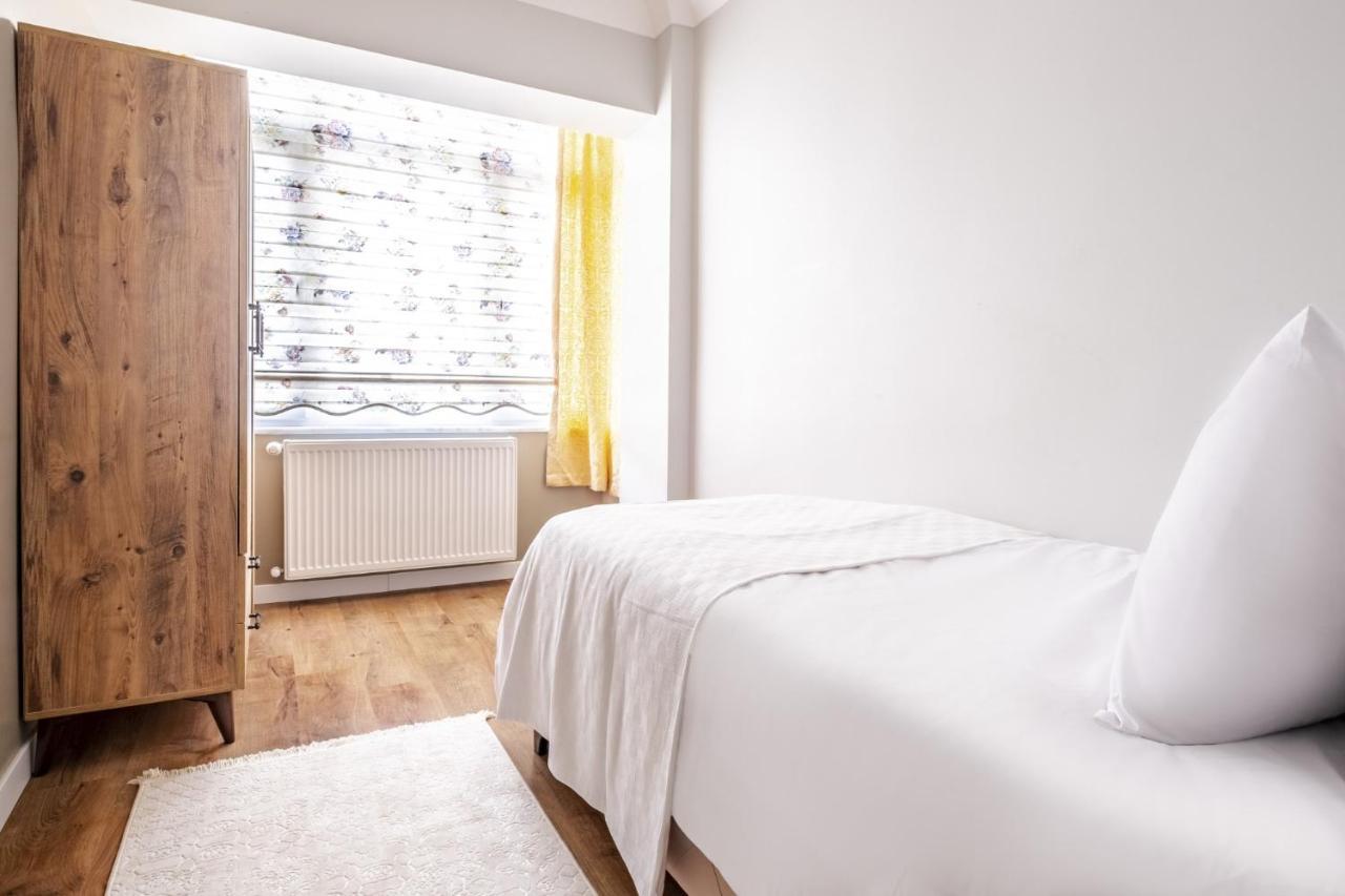 Vibrant Flat With Balcony In Maltepe Istambul Exterior foto